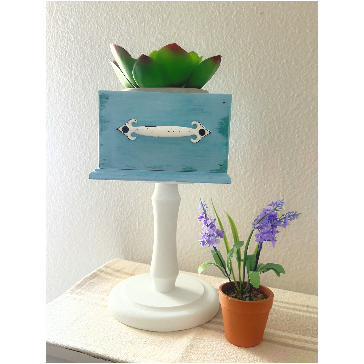 Pedestal planter